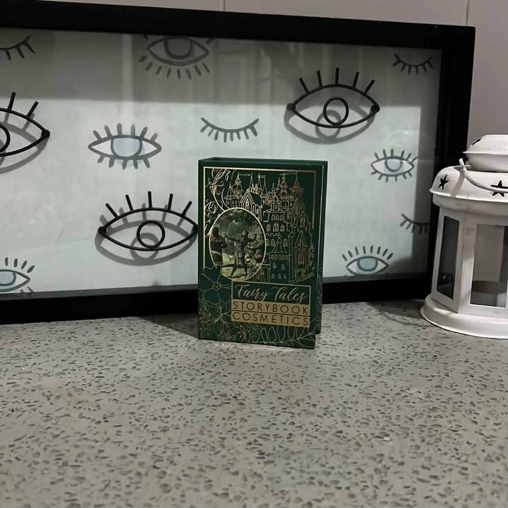 Storybook Cosmetics Robin Hood Eyeshadow Palette